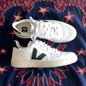 VEJA V 10 Sneakers